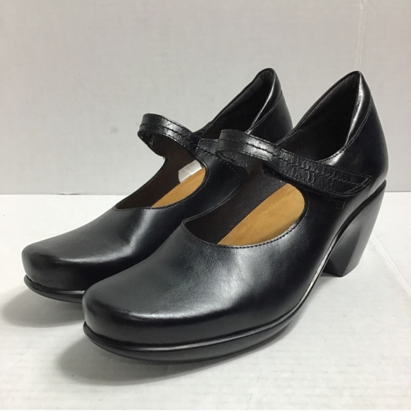 Naot Mary Jane Leather 2.5" Heel Black Velcrow Strap NWOB - Picture 1 of 10